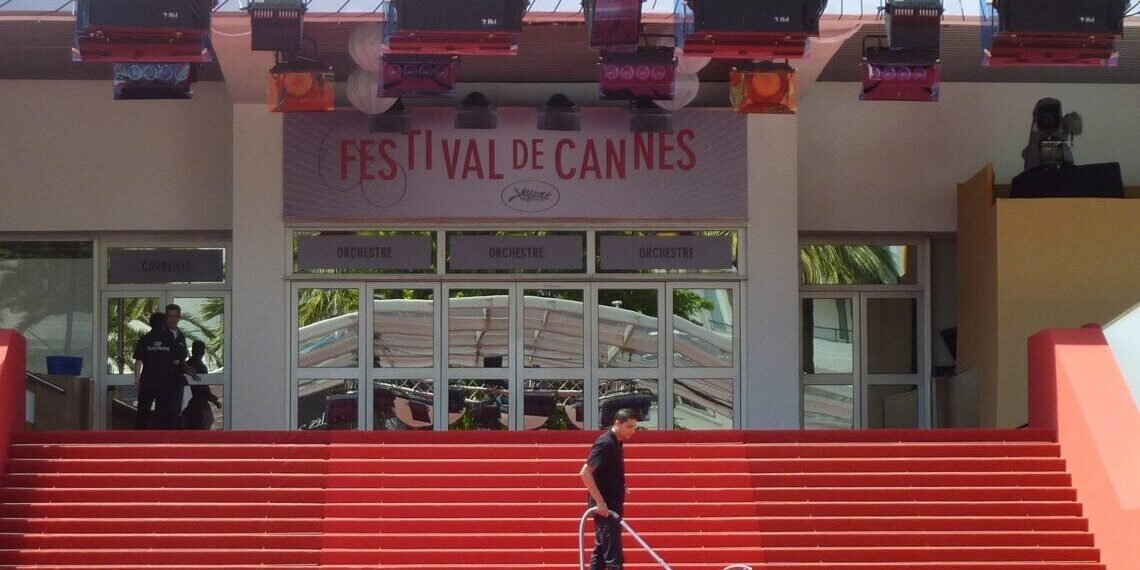 Advertising Executives in Cannes Discuss AI With Curiosity and Inexperience