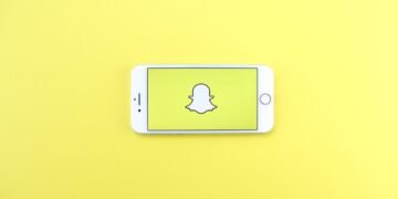 Snapchat Is Using a Marketing AI Chatbot to Target Snapchatters